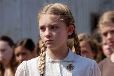 Atriz de 'Jogos Vorazes' posta foto nua após ser chantageada: 'Não irei tolerar'