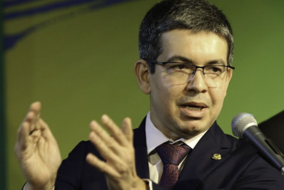 Randolfe diz que Senado discutirá saneamento com tempo