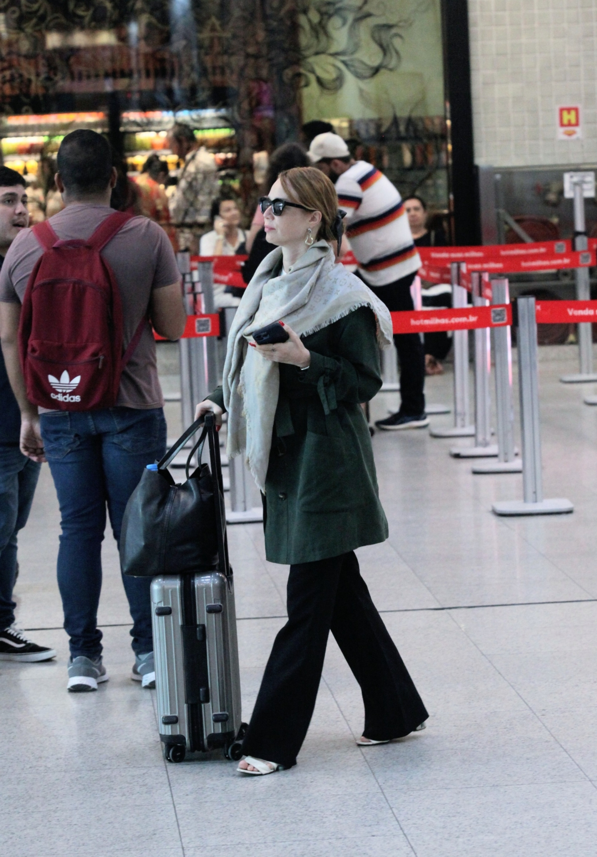 Mariana Ximenes desembarcou no Santos Dumont 