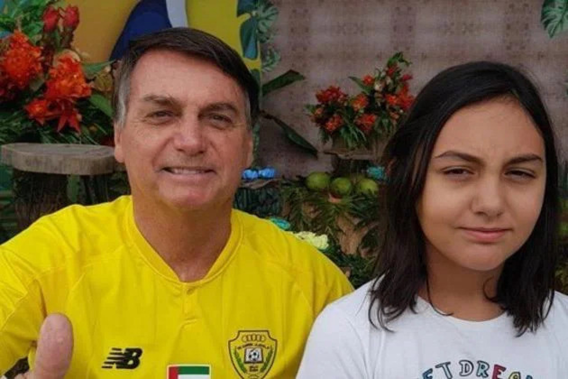 Certificados de vacinação contra Covid-19 de Bolsonaro e da filha podem ter sido alterados - Redes sociais/Reprodução