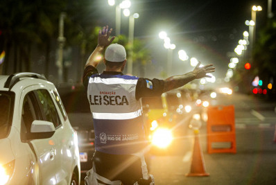 Mais de 600 motoristas são flagrados alcoolizados em blitz da Lei Seca durante feriadão do Dia do Trabalhador