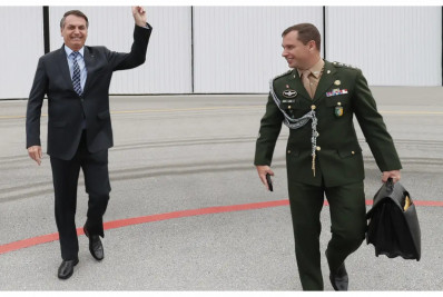 PF apreende US$ 35 mil e R$ 16 mil na casa de ex-ajudante de ordens de Bolsonaro
