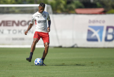 Flamengo não deverá antecipar renovações de Everton Ribeiro e Bruno Henrique