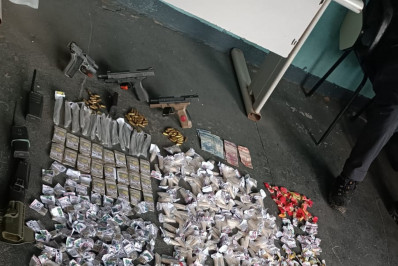 PM prende quatro por suspeita de tráfico no Santo Agostinho