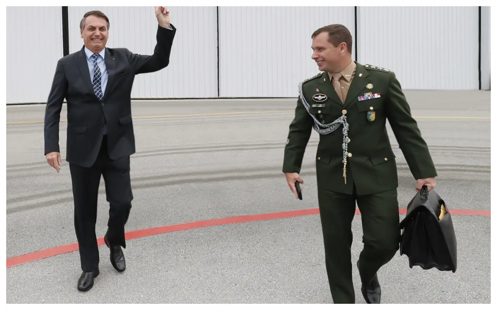 Jair Bolsonaro e Mauro Cid - Alan Santos/PR