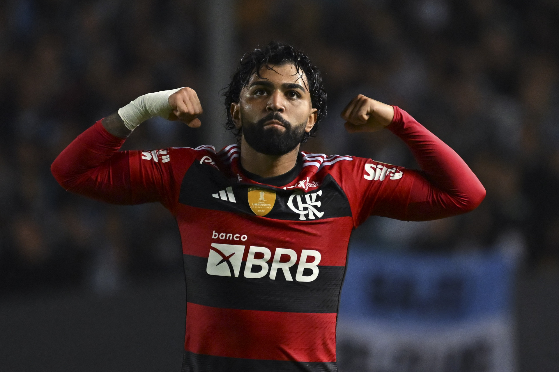 Gabigol comemora gol histórico pelo Flamengo - Luis ROBAYO / AFP