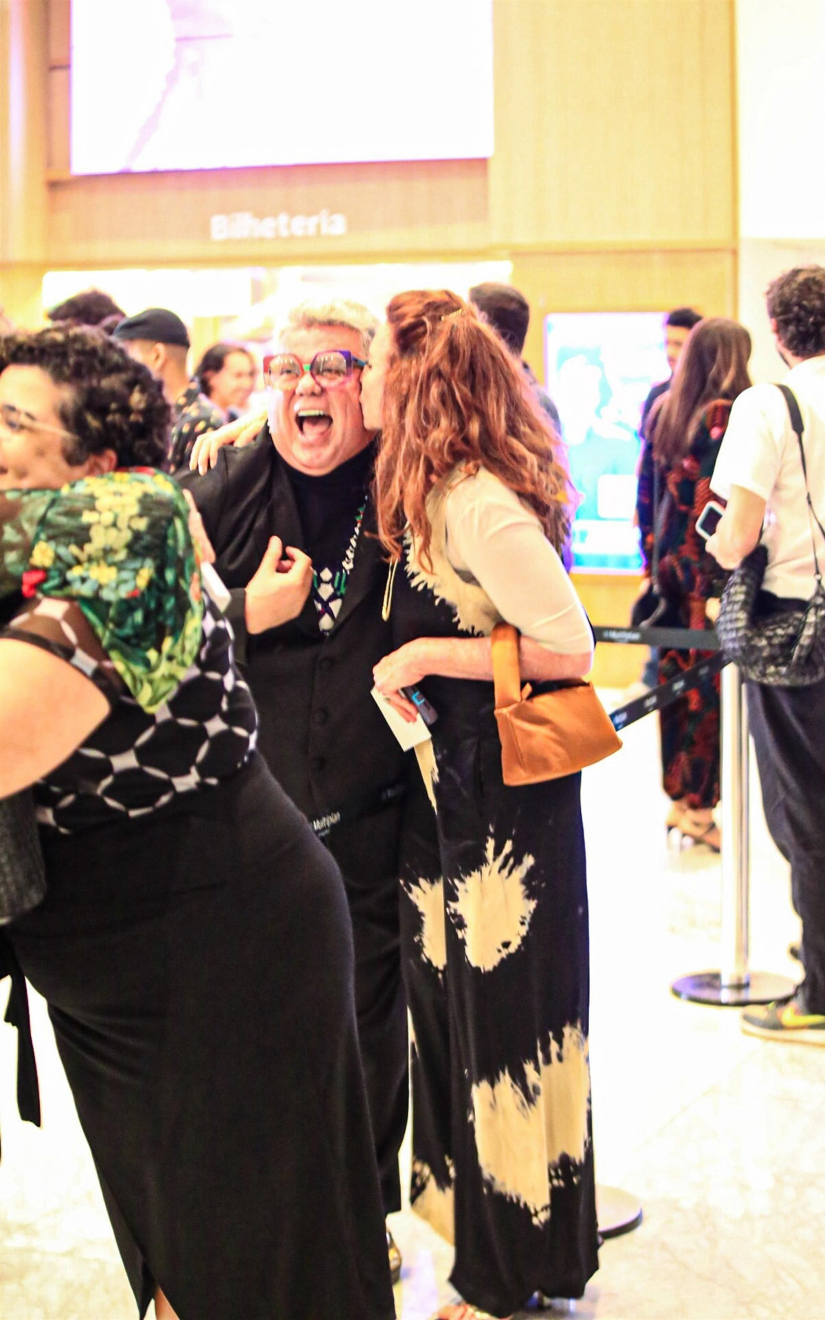 Milton Cunha e Leilane Neubarth se encontram antes de show de Lulu Santos no Rio