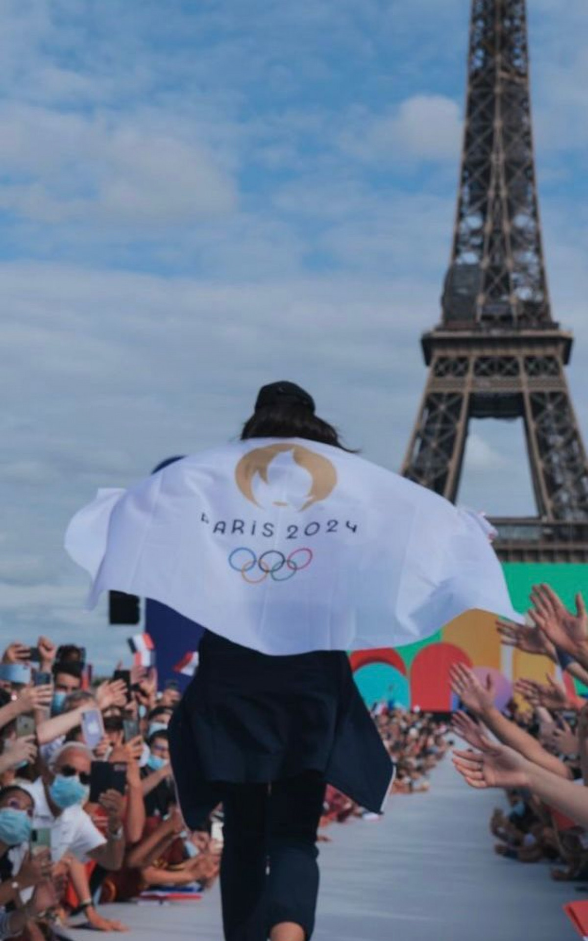 Paris 2024 supera a meta e já conta com mais de 200 mil voluntários  inscritos - Surto Olímpico