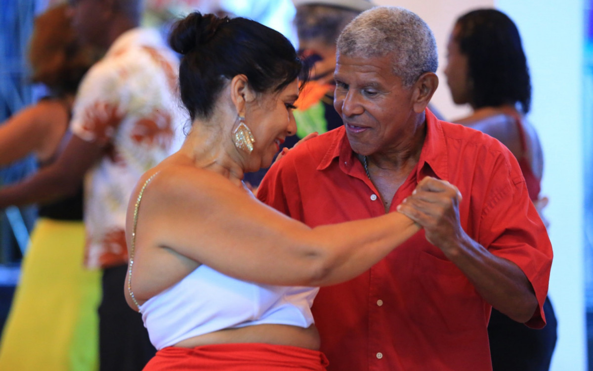 O baile &eacute; um momento de confraterniza&ccedil;&atilde;o e de muita alegria para os participantes