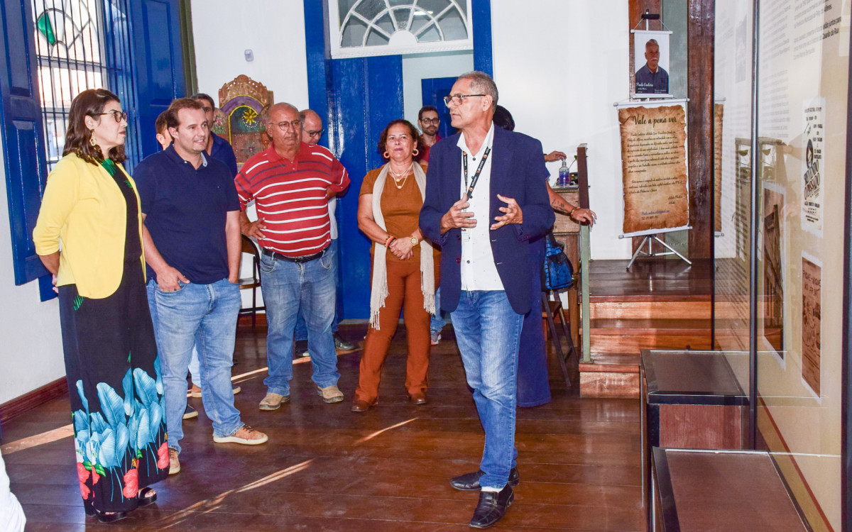 Secretária Daniele visitou obras de restauração com o prefeito - Divulgação