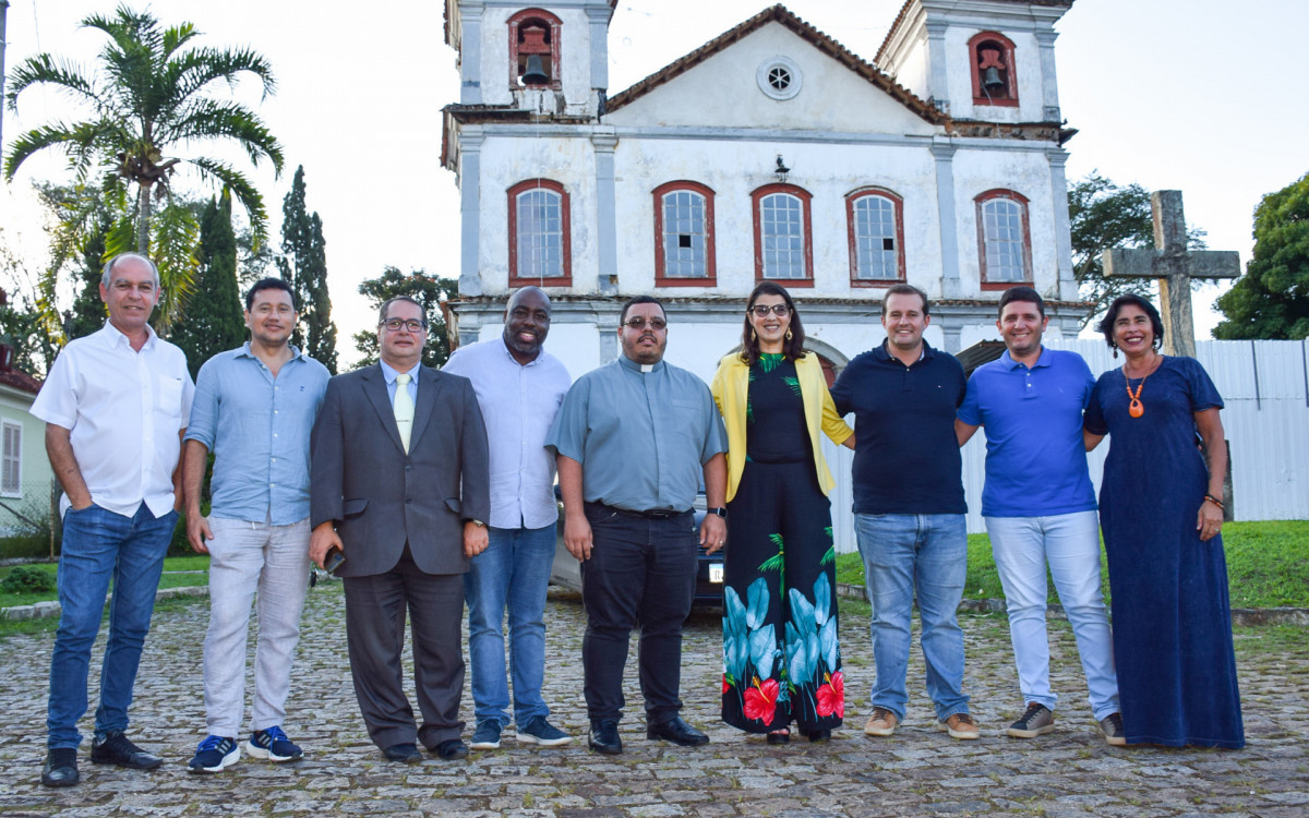 Secret&aacute;ria Daniele visitou obras de restaura&ccedil;&atilde;o com o prefeito