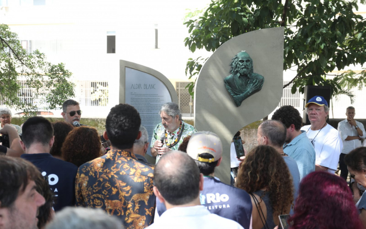 Moacyr Luz apresentou uma can&ccedil;&atilde;o em homenagem ao amigo Aldir Blanc