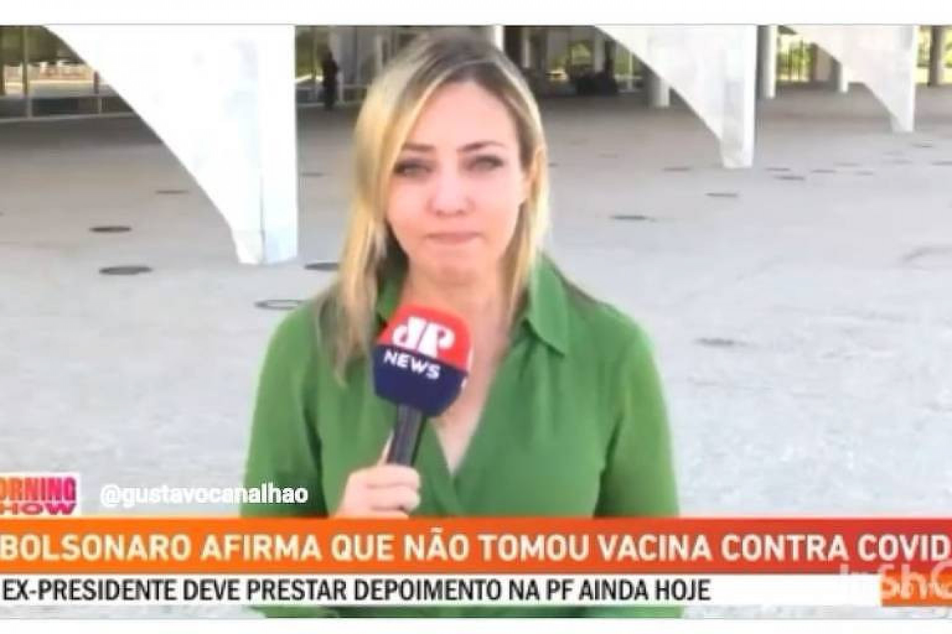 Katiuscia Sotomayor recebeu críticas após internautas acreditarem que ela estava chorando por conta de operação na casa de Bolsonaro - Reprodução