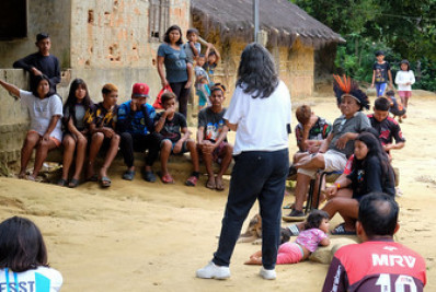 Aldeia Sapukai recebe palestra sobre saúde mental