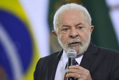 Lula comemora aprovação de PL de igualdade salarial e fala em 'vitória importante'