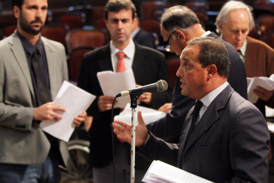 Cinemas deverão ter sessão legendada de filmes nacional e dublados 