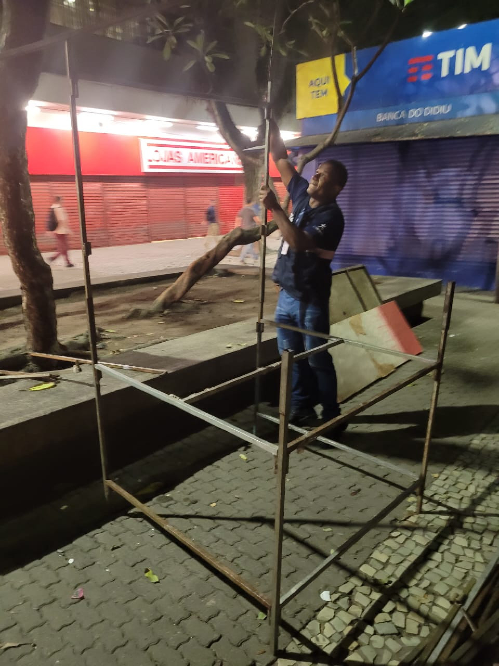 Produtos e estruturas foram apreendidos pela Seop no calçadão de Campo Grande - Divulgação / Seop