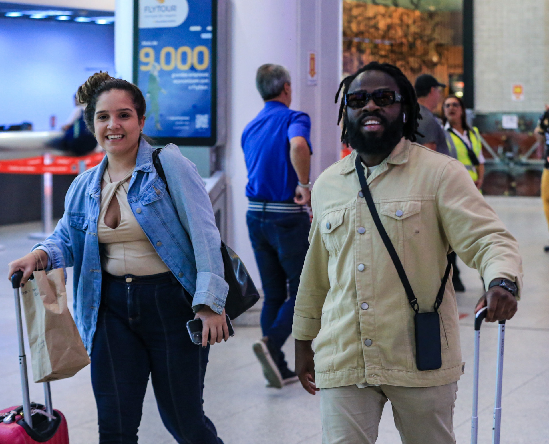 Douglas Silva desembarcou no Aeroporto Santos Dumont no Rio - Vitor Pereira/Ag. News