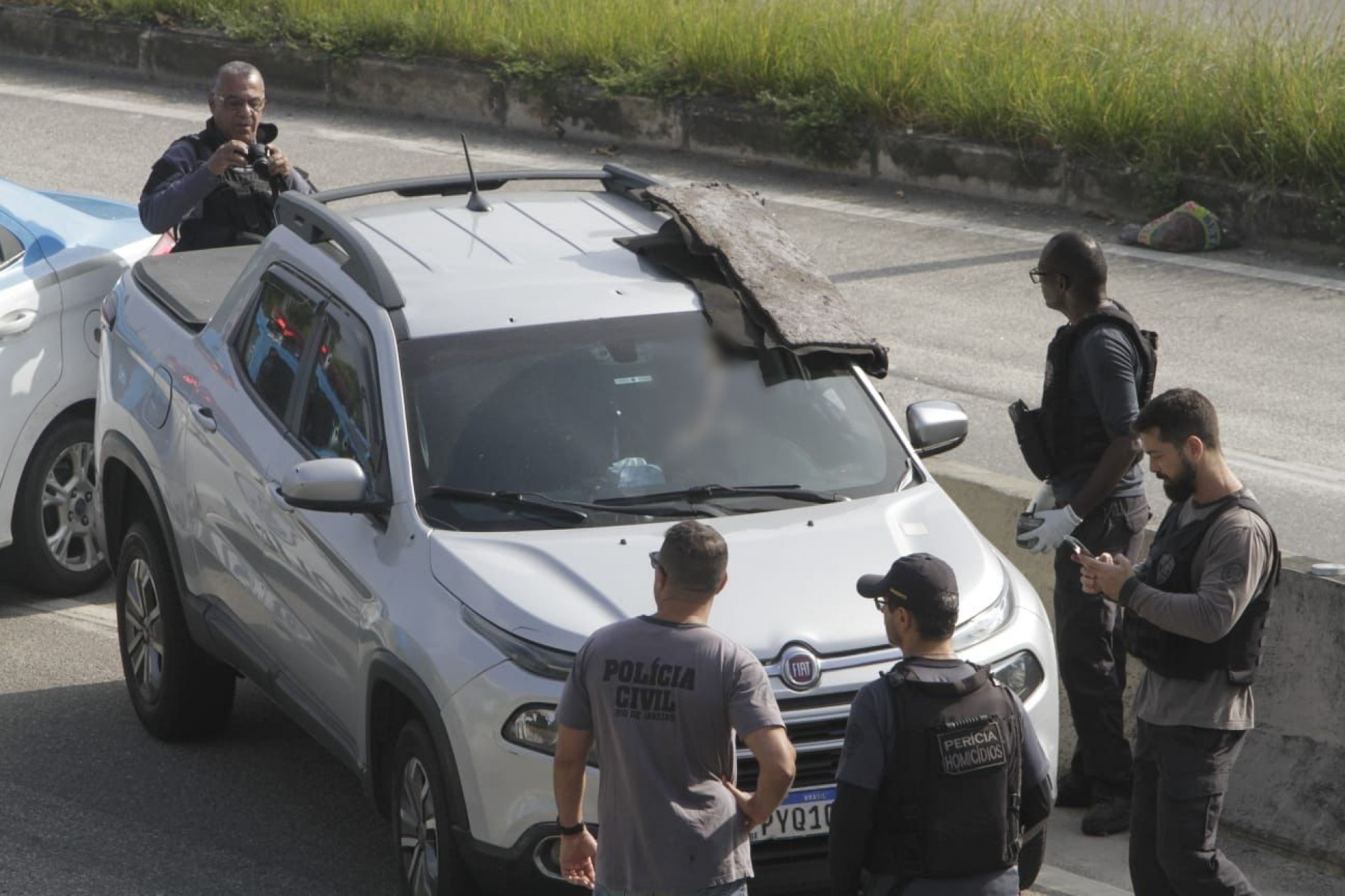 Cláudia Maria da Costa foi baleada dentro do carro, em Pilares - Marcos Porto