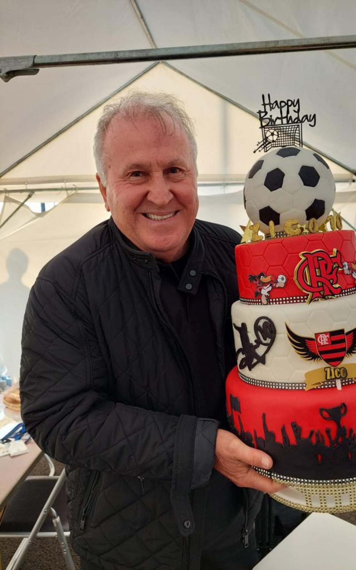 Zico continua expandindo projeto - Divulga&ccedil;&atilde;o