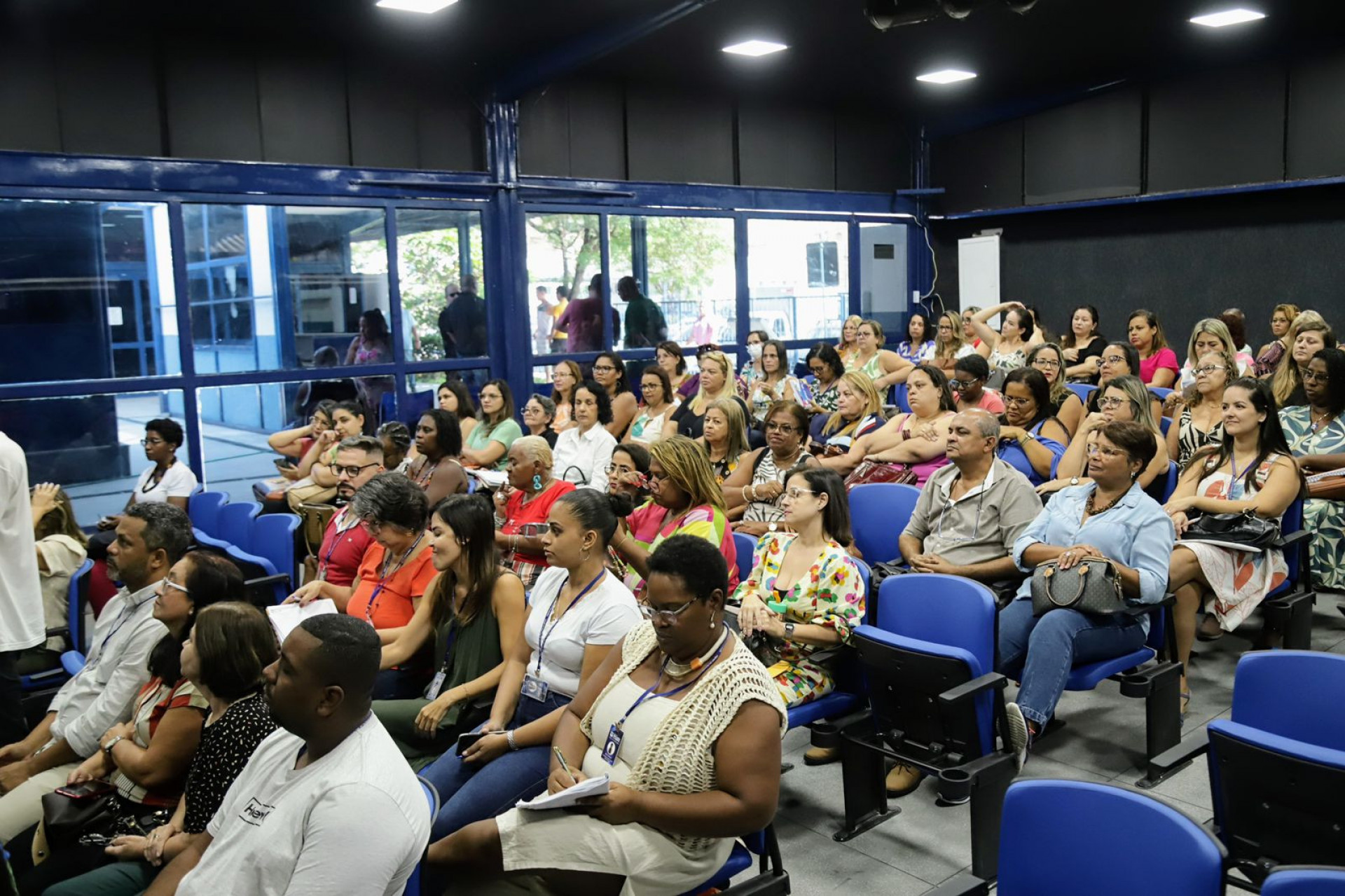 Reunião contou com a presença dos gestores das escolas municipais - Divulgação/ PMSJM
