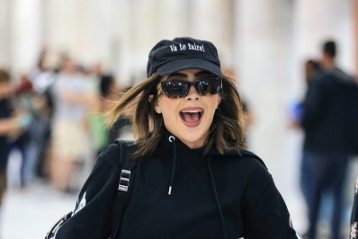 Jade Picon chega ao Rio para acompanhar último capítulo de 'Travessia'