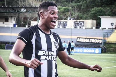 Kauan Maranhão celebra gol heroico pelo Botafogo no Brasileirão Sub-20: 'Vou levar para sempre'