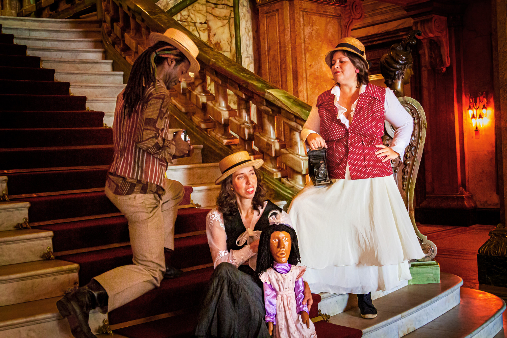 Exposição conta com apresentação teatral, música e oficina interativa - Edson Paes