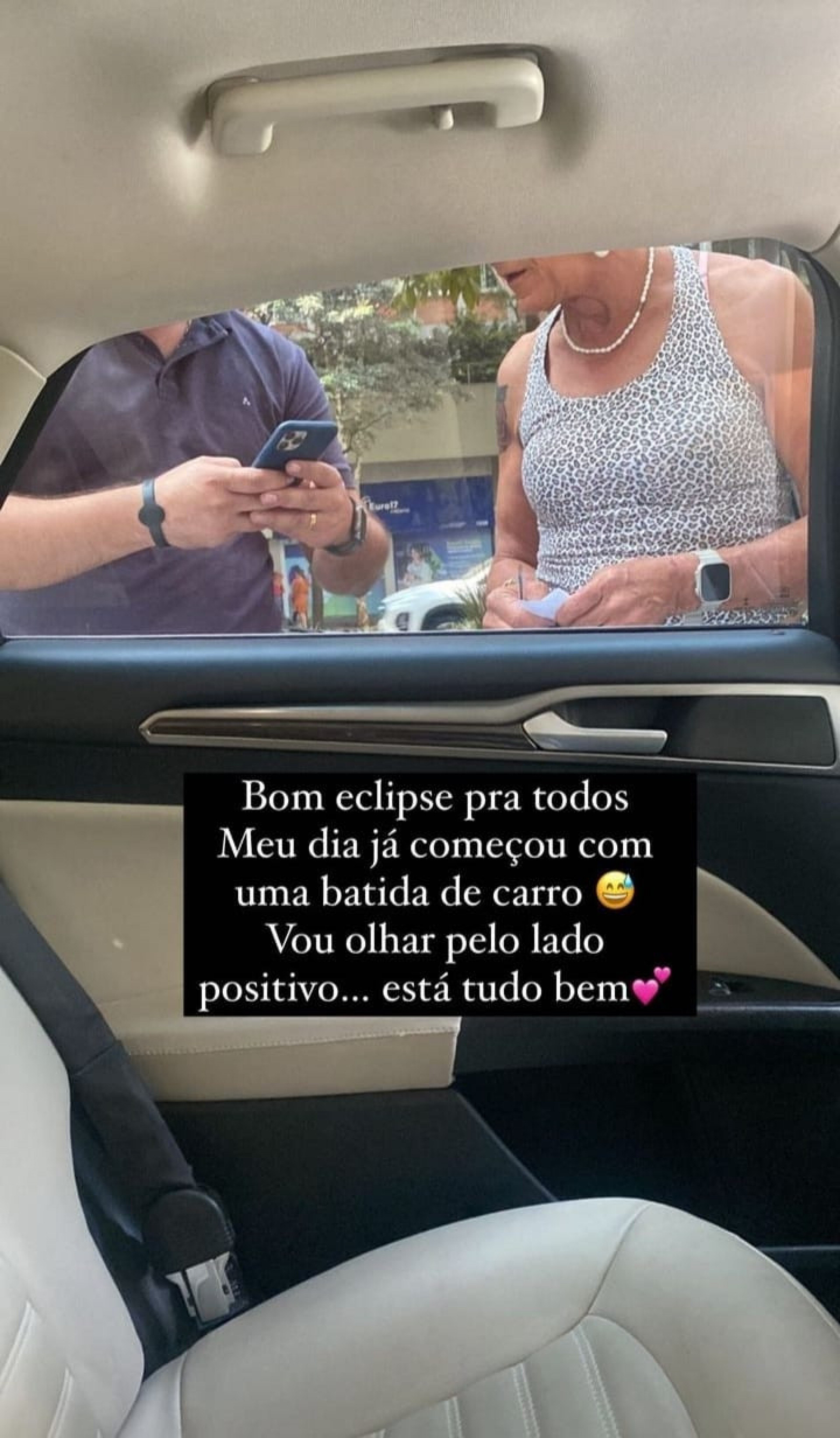 Carro em que Yasmin Brunet estava bateu nesta sexta-feira  - Reprodução/Instagram