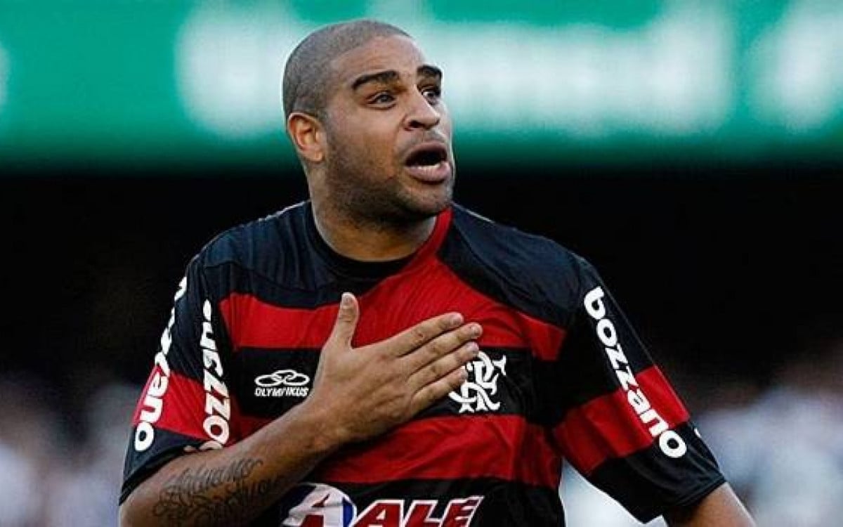 Adriano Imperador, ídolo do Flamengo, anuncia retorno aos gramados