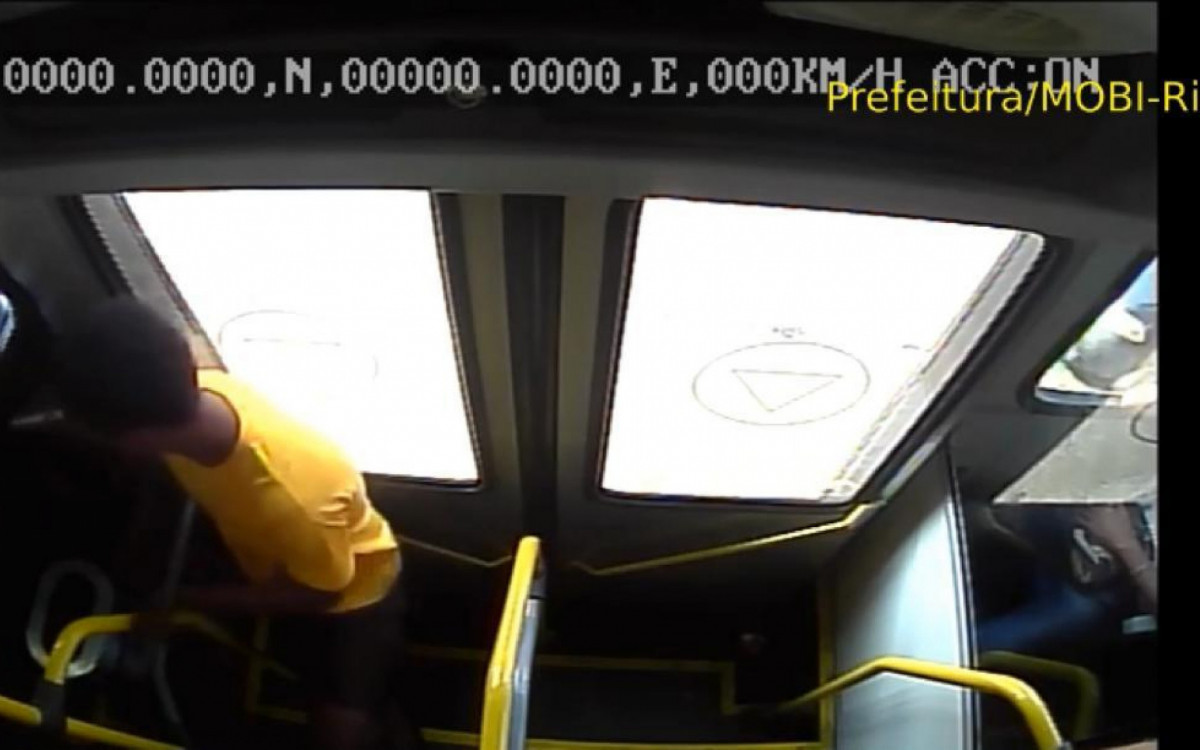 Outro adolescente que também participou da ação conseguiu fugir