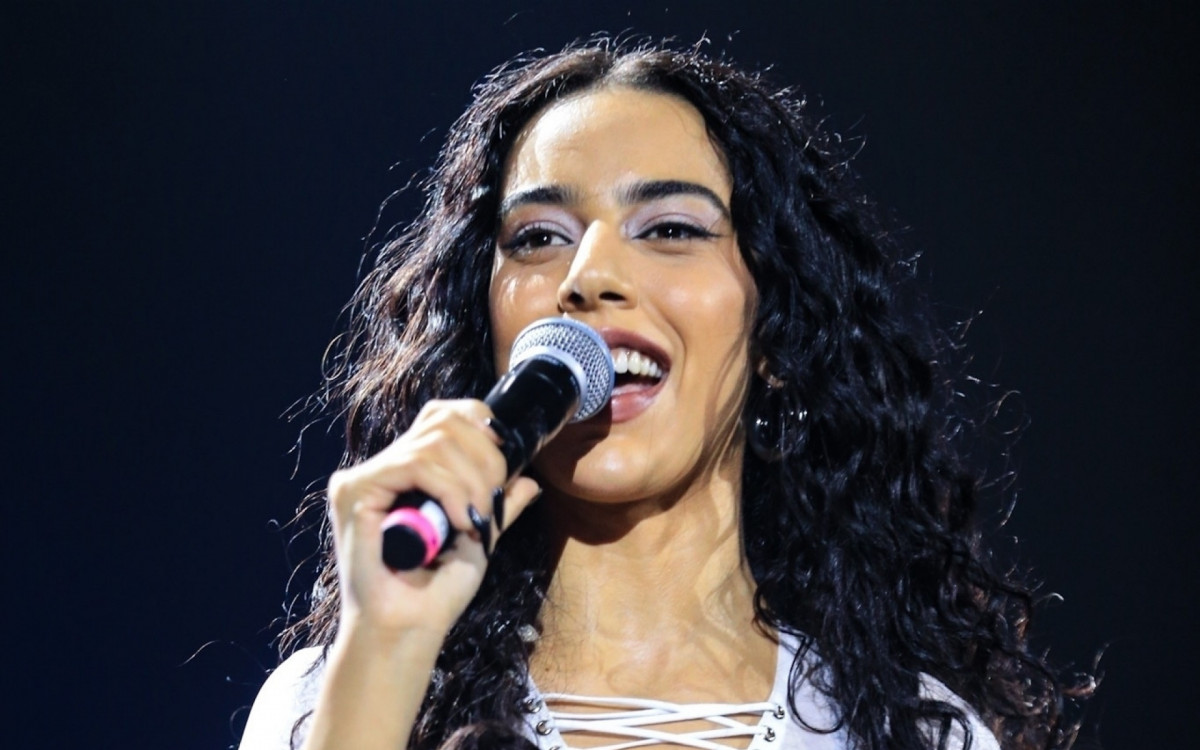A cantora Marina Sena se apresentou no palco do Vivo Rio, neste sábado