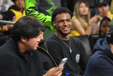 LeBron James 'provoca' filho durante treinamento no Lakers