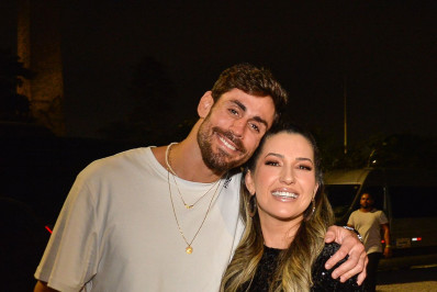 Amanda Meirelles e Cara de Sapato chegam juntos a show de Luan Santana, em São Paulo