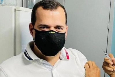 Deputado postou foto tirada em Brasília no dia em que foi 'vacinado' em Duque de Caxias, diz PF