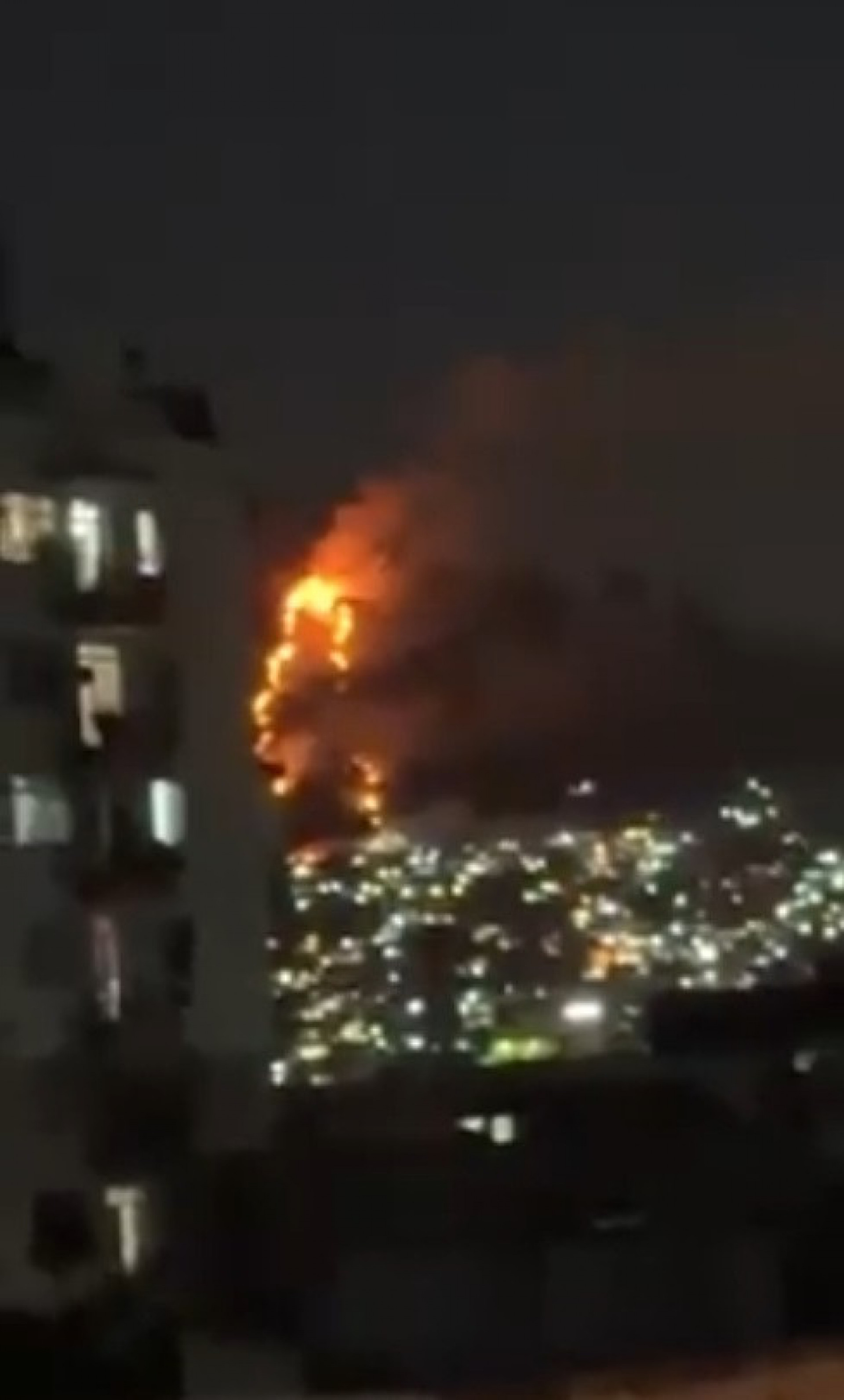 Chamas teriam começado ainda no início da noite e se alastrado para o topo do Morro do Juramento