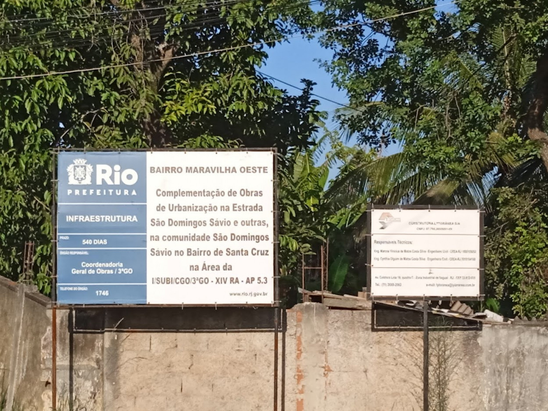 Placas com indica&ccedil;&atilde;o de obras foram instaladas em vias p&uacute;blicas da regi&atilde;o - Arquivo pessoal