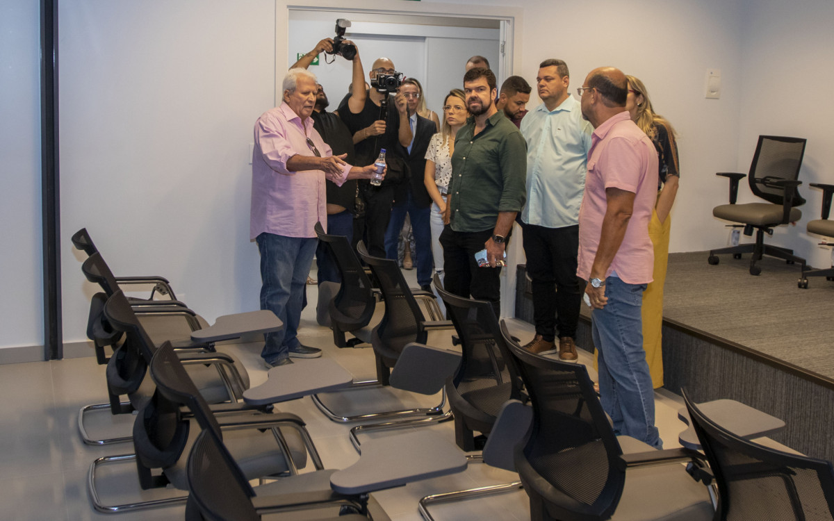 Diretoria da Unimed Costa do Sol recebeu o prefeito, vereadores, secret&aacute;rios e o deputado estadual Chico Machado para conhecer as instala&ccedil;&otilde;es do empreendimento