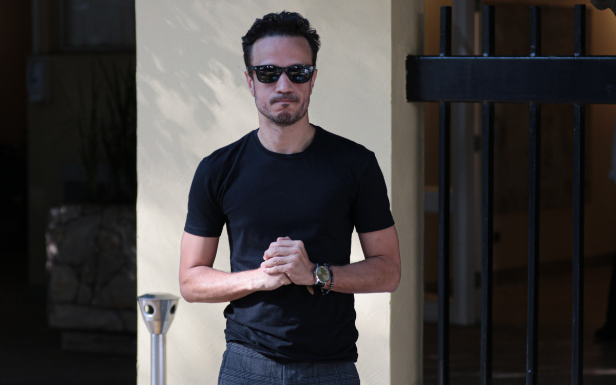 Criador do boneco Guinho, Anderson Clayton foi um dos primeiros famosos a chegar no velório de Palmirinha - Van Campos / Ag. News