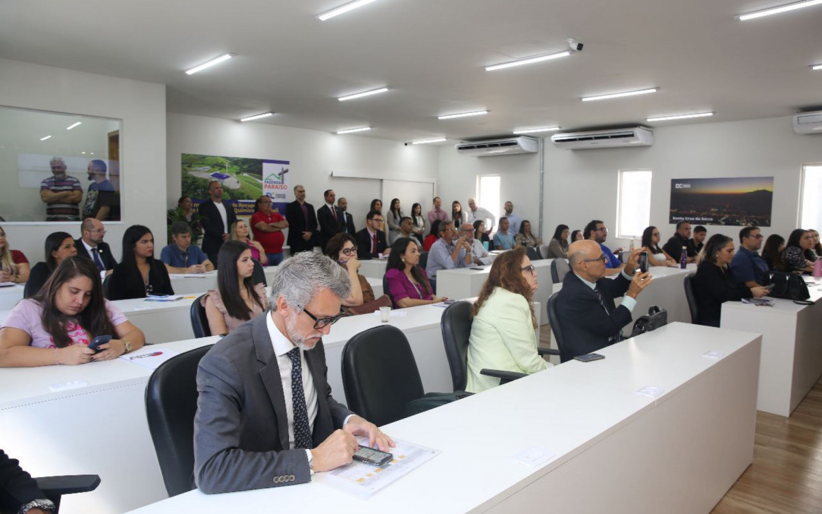 Servidores de Caxias fazem curso sobre nova lei de licita&ccedil;&atilde;o