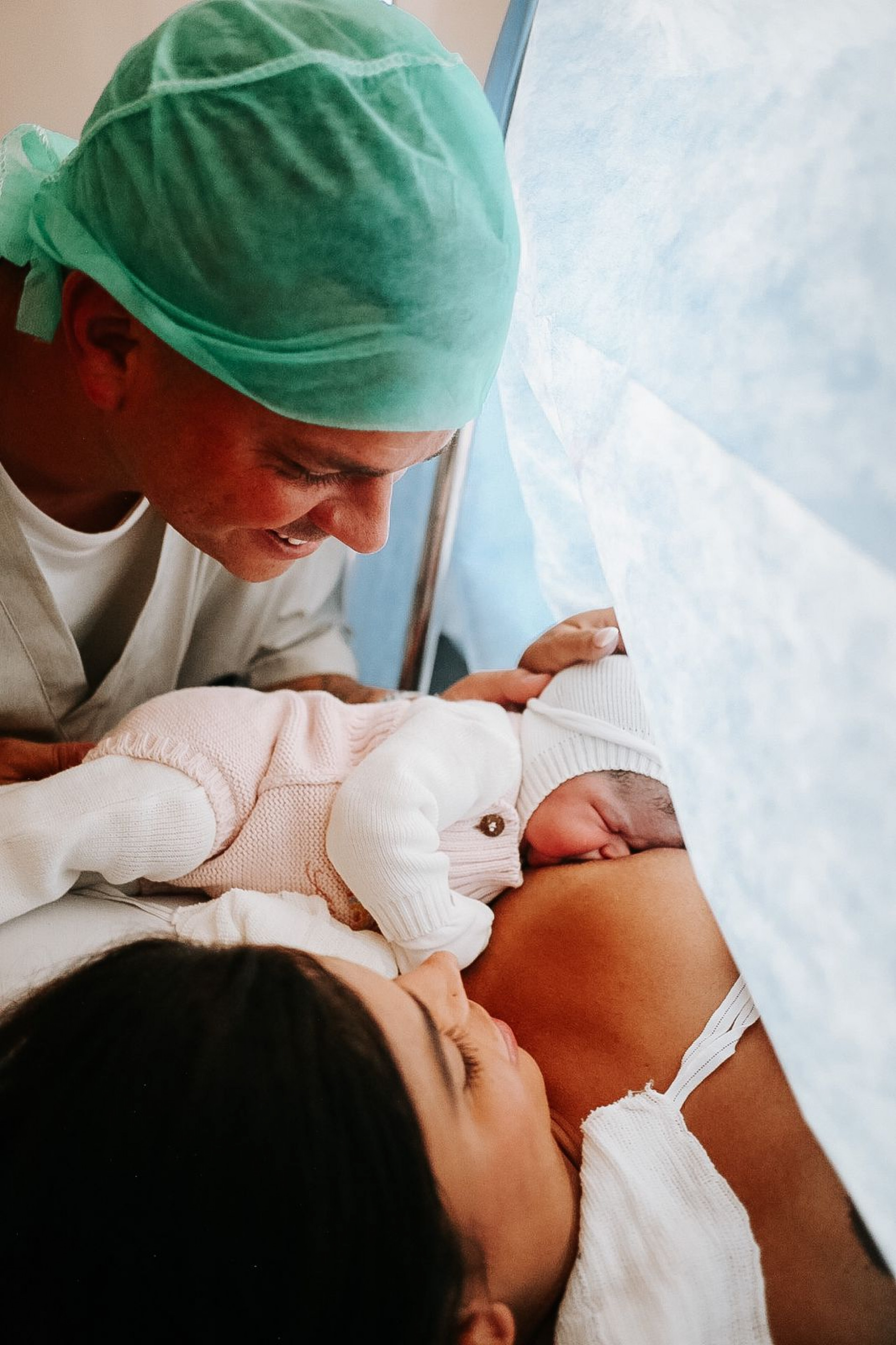 Evelyn Regly relata problemas no parto de Alana - Fotos divulgação