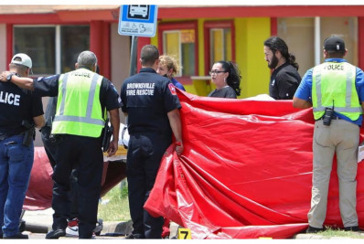 Homem atropela grupo diante de centro de migrantes no Texas e mata oito pessoas