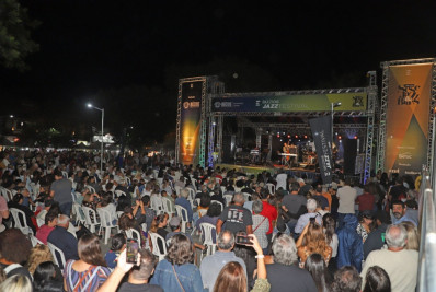Búzios, a cidade mais badalada do Brasil, promove primeiro Festival do Rock e o famoso Búzios Jazz Festival neste mês de maio