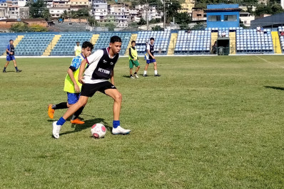 Primeira peneira seleciona 40 jogadores 