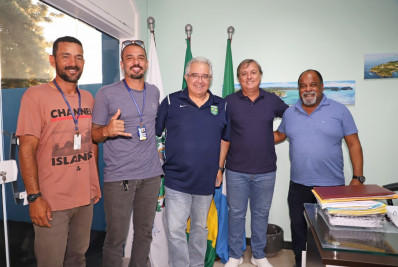 Prefeito de Búzios recebe Secretário de Pesca e Presidente da Confederação Brasileira de Vela para reunião