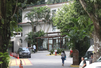 Pai de Sérgio Cabral segue internado na UTI em estado grave