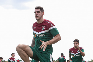 Nino preocupa no Fluminense, e escalação contra o Atlético-MG é incerta