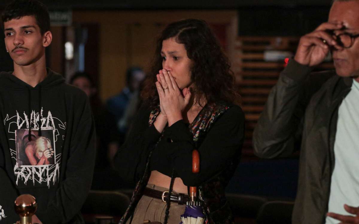 Fãs comparecem ao velório de Rita Lee no planetário do Parque Ibirapuera, em São Paulo