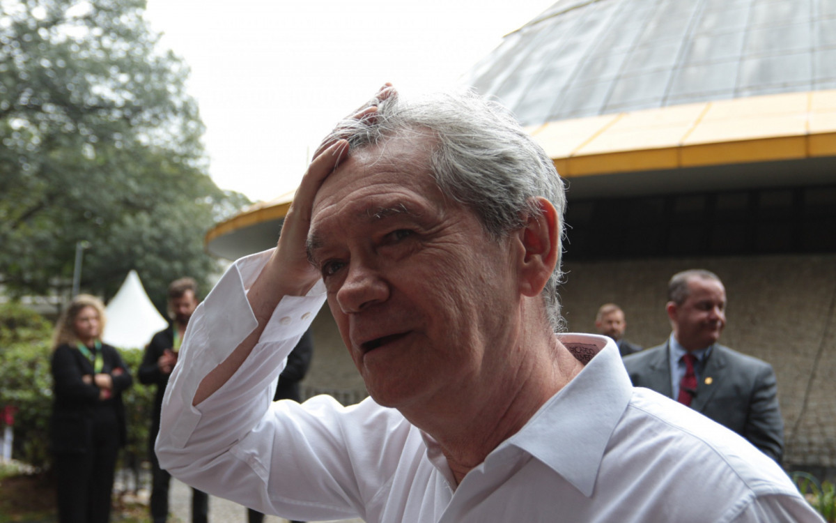 Serginho Groisman comparece ao velório de Rita Lee no planetário do Parque Ibirapuera, em São Paulo