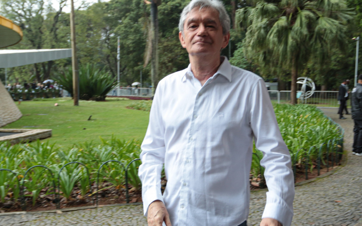 Serginho Groisman comparece ao velÃ³rio de Rita Lee no planetÃ¡rio do Parque Ibirapuera, em SÃ£o Paulo
